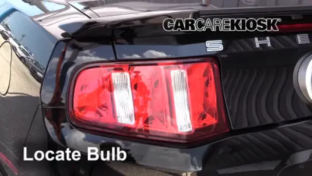 2011 Ford Mustang Shelby GT500 5.4L V8 Supercharged Coupe Éclairage Feux de marche arrière (remplacer une ampoule)